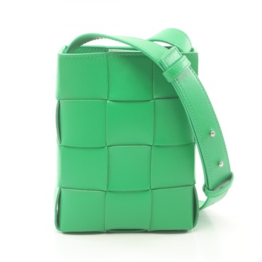BOTTEGA VENETA Maxi Intrecciato Shoulder Bag leather Green Used unisex crossbody