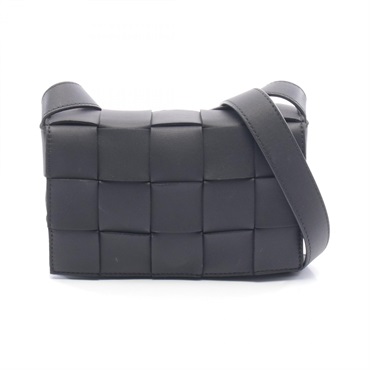 BOTTEGA VENETA Cassette Crossbody Maxi Intrecciato Shoulder crossbody Bag black