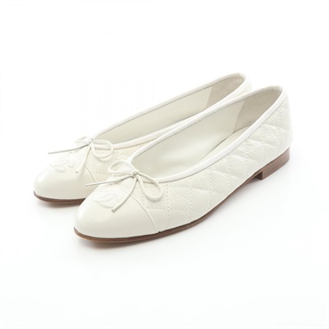 CHANEL Ballerina Matelasse Pumps flat Shoes #38 leather White Used Women Coco CC