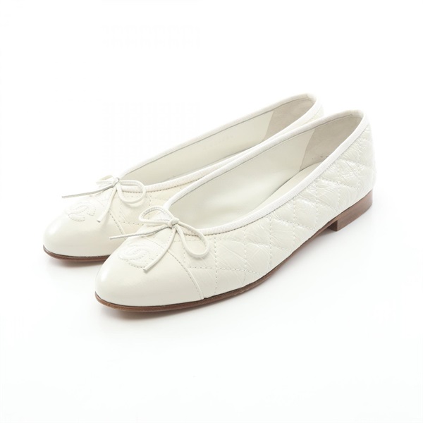CHANEL Ballerina Matelasse Pumps flat Shoes #38 leather White Used Women Coco CC