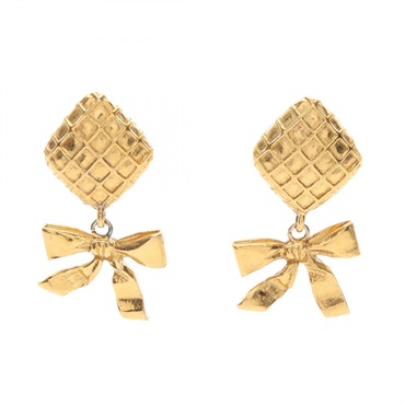 CHANEL Matelasse ribbon clip Earring Gold Plated Used Coco CC