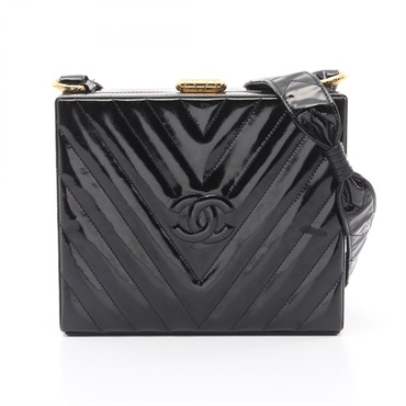CHANEL Chevron V Stitch Chain Shoulder Bag Patent leather Black Used Women GHW