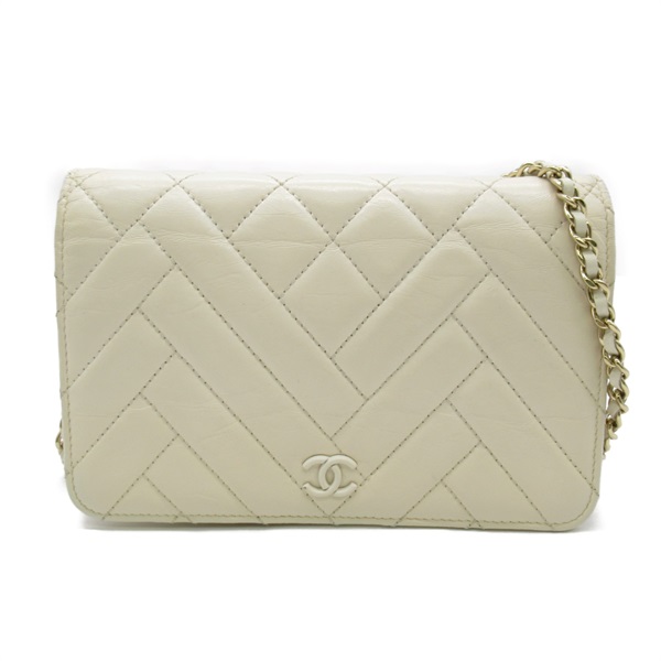 CHANEL CC Chain wallet Shoulder Bag Calfskin White Used Women Coco