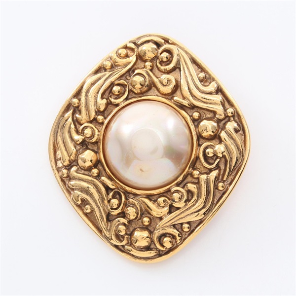 CHANEL Brooch Gold Plated Artificial pearl White Used Women CC Coco