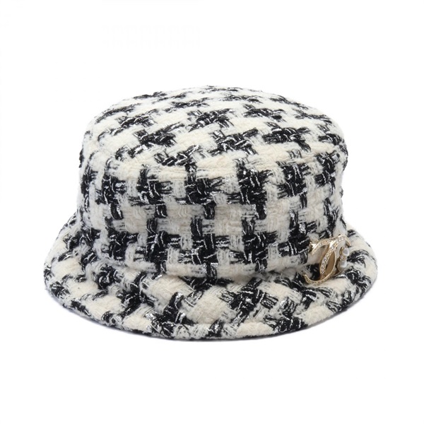 CHANEL CC hat with brooch Fabric White Black Used Women Coco