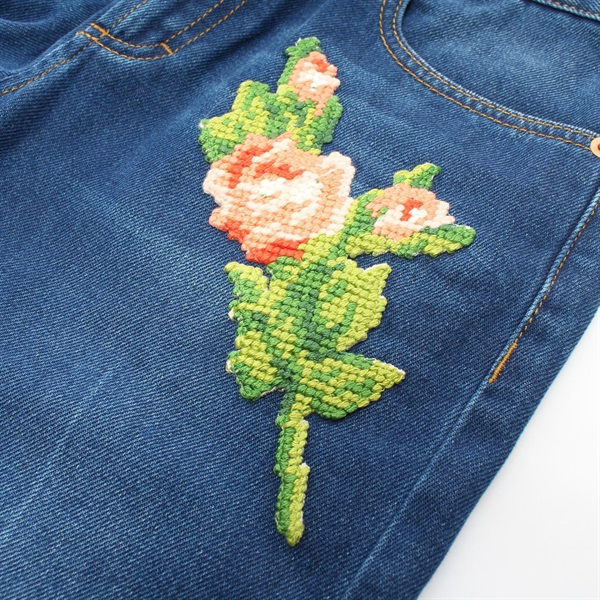 GUCCI★素敵！EMBROIDERED FLOWER ROARING TIGER JEANS GUCCI☆素敵！EMBROIDERED FLOWER ROARING TIGER JEANS